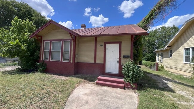 property at 855 Gulf St