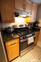 2 Hingham St, Unit 8B in Cambridge, MA - Building Photo - Building Photo