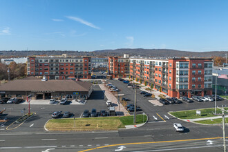 The Archway in North Haven, CT - Building Photo - Building Photo