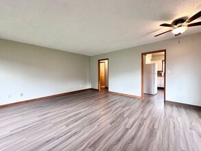 260 SE Elliott Ave in Gresham, OR - Building Photo - Building Photo