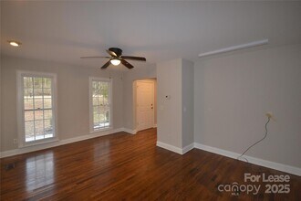 9024 McElroy Rd in Waxhaw, NC - Building Photo - Building Photo