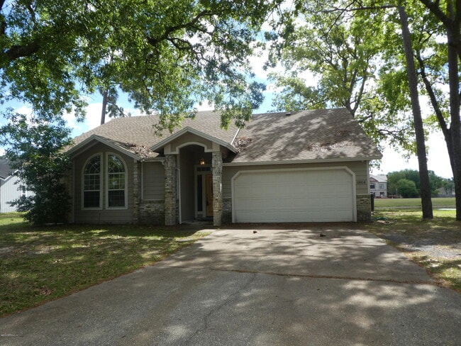 property at 8804 Ivymill Pl N