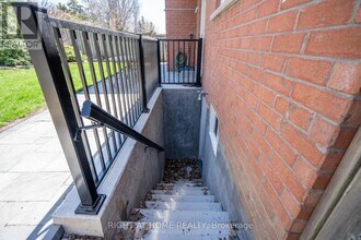 113 Mackey Dr in Whitby, ON - Building Photo - Building Photo