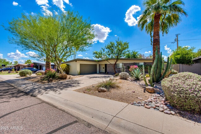 property at 3707 E Laurel Ln