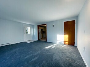 103 Burnham Rd in Greenfield, MA - Building Photo - Building Photo