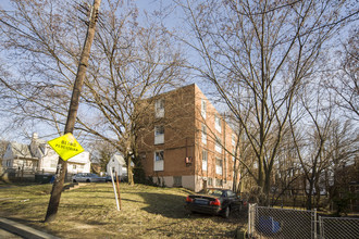 3615 B St SE in Washington, DC - Foto de edificio - Building Photo