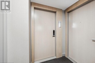 575 BLOOR STREET St in Toronto, ON - Building Photo - Building Photo