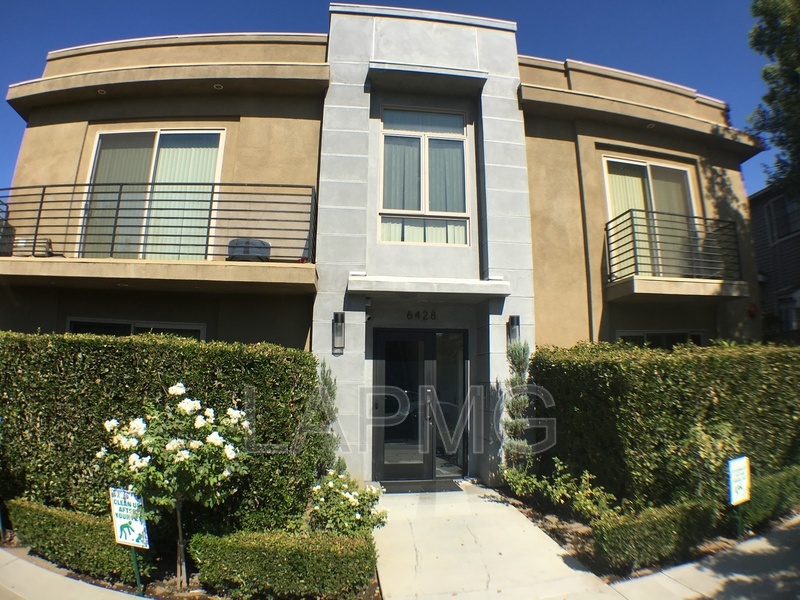 6428 Woodley Ave in Los Angeles, CA - Building Photo