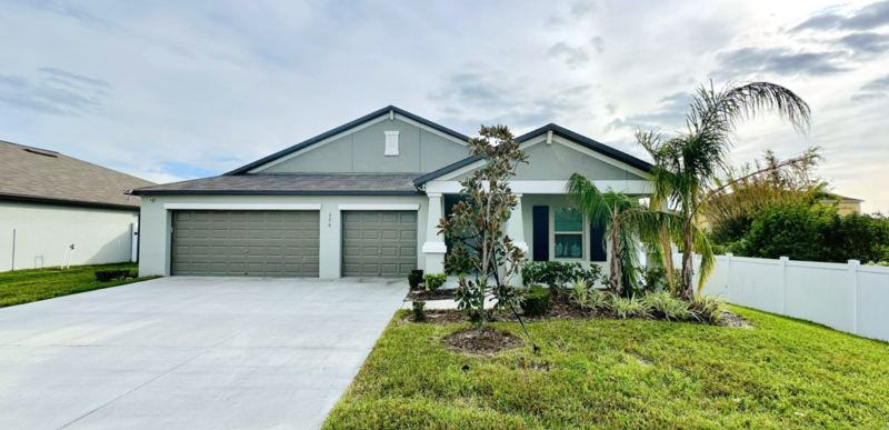 376 Rain Berry Ave in Ruskin, FL - Building Photo