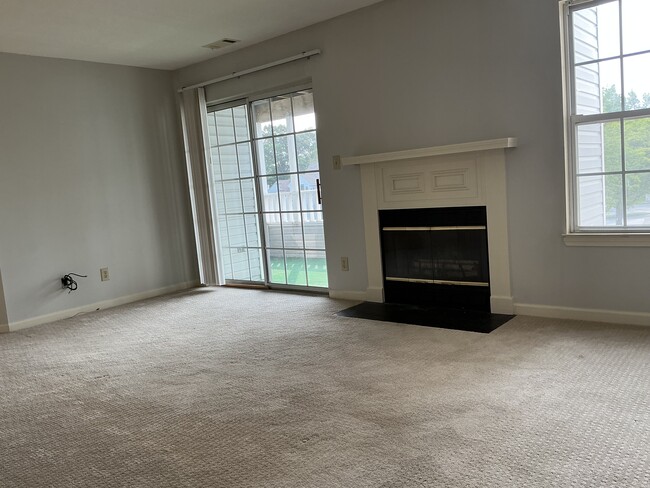 15 Forest Glen Cir, Unit 15-11 Forest Glen Circle in Middletown, CT - Building Photo - Building Photo