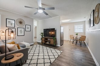 Villas Northpoint/Southpoint Apartments in Spring Lake, NC - Foto de edificio - Building Photo