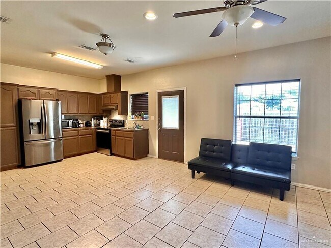 11 Phoenix St in Edinburg, TX - Building Photo - Building Photo