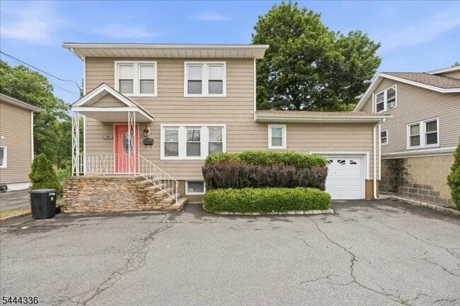 113 E Cedar St