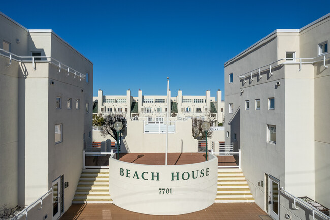 Beach House in Margate City, NJ - Foto de edificio - Building Photo