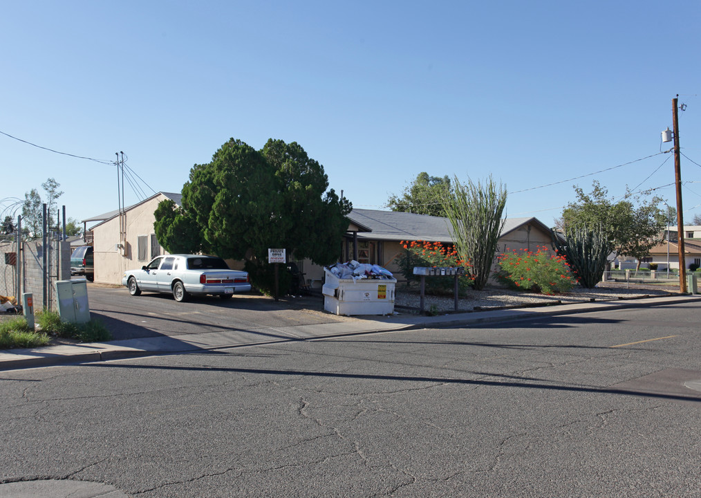 7102 N 45th Ave in Glendale, AZ - Foto de edificio