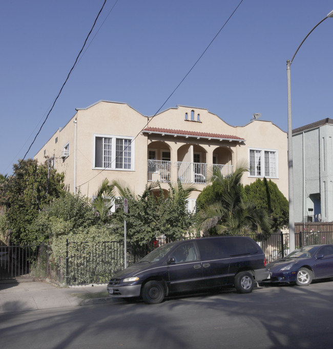 333 N Coronado St in Los Angeles, CA - Building Photo - Building Photo