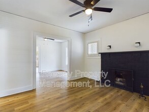 1609 Oak St in Greensboro, NC - Building Photo - Building Photo