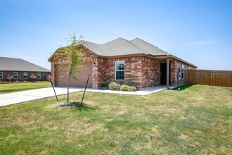18713 Quiet Range Dr in Elgin, TX - Building Photo - Building Photo