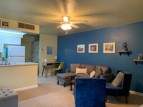 75-5748-5748 Alahou St in Kailua Kona, HI - Building Photo - Building Photo