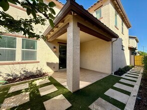 16525 W Jenan Dr in Surprise, AZ - Building Photo - Building Photo