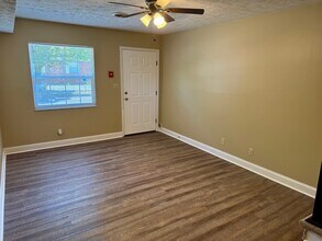 2305 Adams Ave, Unit 5 in Huntington, WV - Foto de edificio - Building Photo