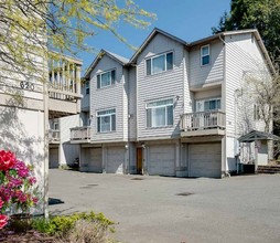 Burien Townhomes in Seattle, WA - Building Photo - Building Photo