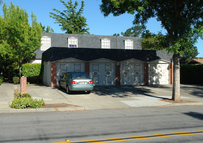 979 Ponderosa Ave in Sunnyvale, CA - Building Photo - Building Photo