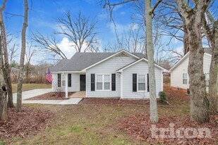 4901 Farmview Dr in Monroe, NC - Building Photo