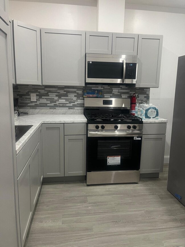 415 S 10th St, Unit APT 1