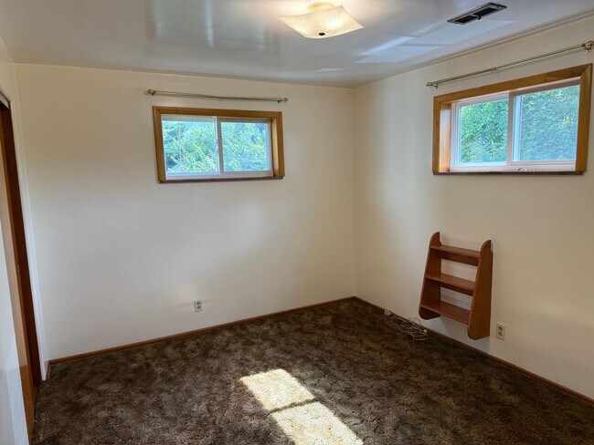1610 Oakmont St NW in Canton, OH - Building Photo - Building Photo
