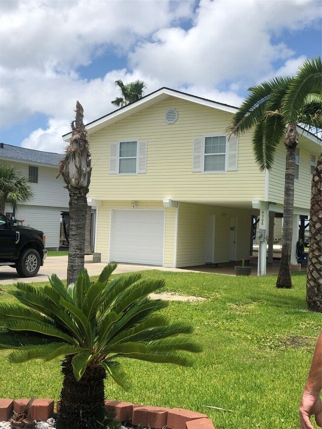 4308 Spanish Main in Jamaica Beach, TX - Building Photo - Building Photo