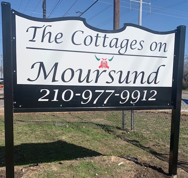 The Cottages on Moursund in San Antonio, TX - Building Photo