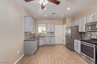 2441 Erastus Dr in Henderson, NV - Building Photo - Building Photo