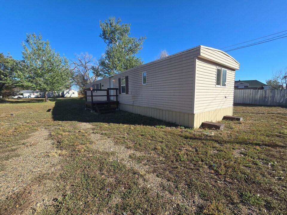 612 Ullman St in Miles City, MT - Building Photo