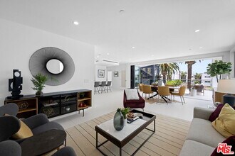 621 Kings Rd in West Hollywood, CA - Building Photo - Building Photo