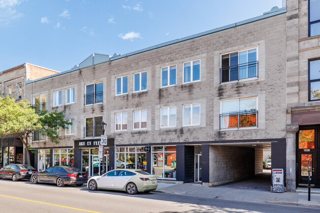 1822 Notre-Dame Rue O in Montréal, QC - Building Photo - Building Photo