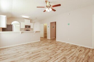 11002 Northam Dr in Tomball, TX - Building Photo - Building Photo