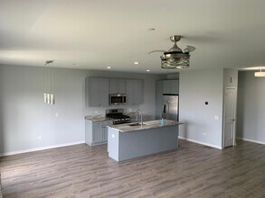 906 Gillespie Ln in Yorkville, IL - Building Photo - Building Photo
