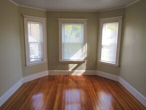 36 Standish St, Unit 3 in Cambridge, MA - Building Photo - Building Photo