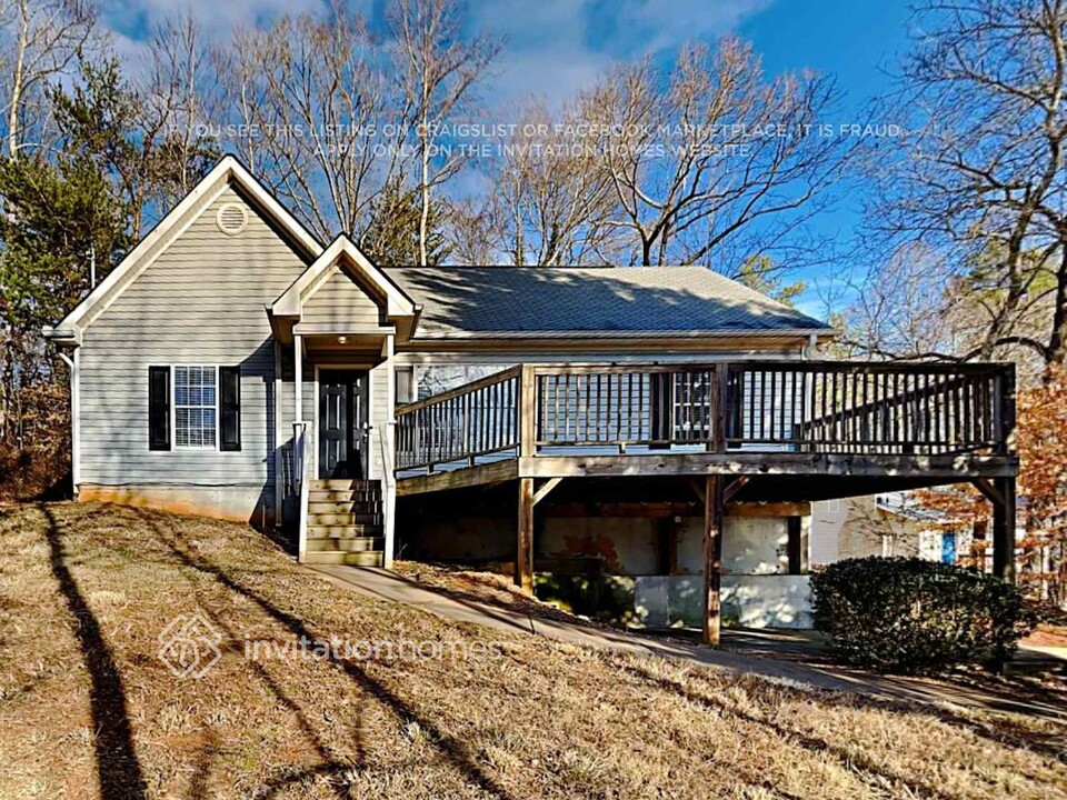 6955 Crystal Cove Trail in Gainesville, GA - Building Photo