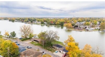3 Rosewood Ln in Pekin, IL - Foto de edificio - Building Photo