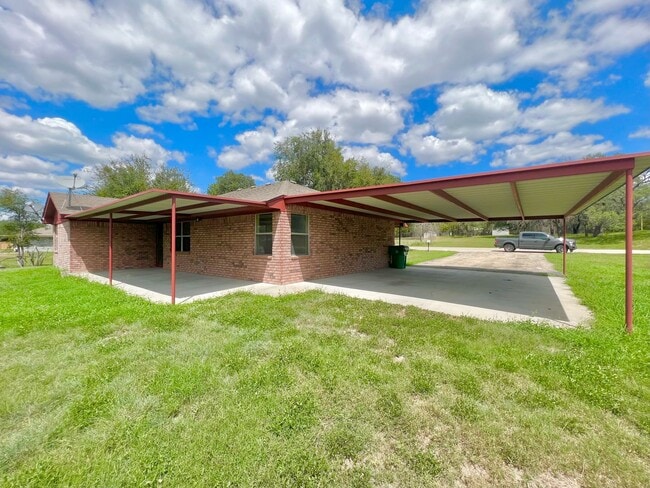 1014 Cherokee Trail in Kempner, TX - Building Photo - Building Photo