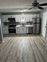 239 Glasgow St, Unit 2 in Fall River, MA - Building Photo