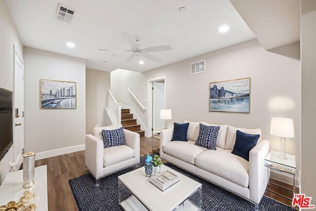 4417 Paxton Pl in Calabasas, CA - Building Photo - Building Photo