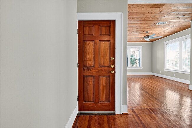 property at 711 Fargo St