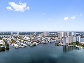 16909 N Bay Rd in Sunny Isles Beach, FL - Building Photo - Building Photo