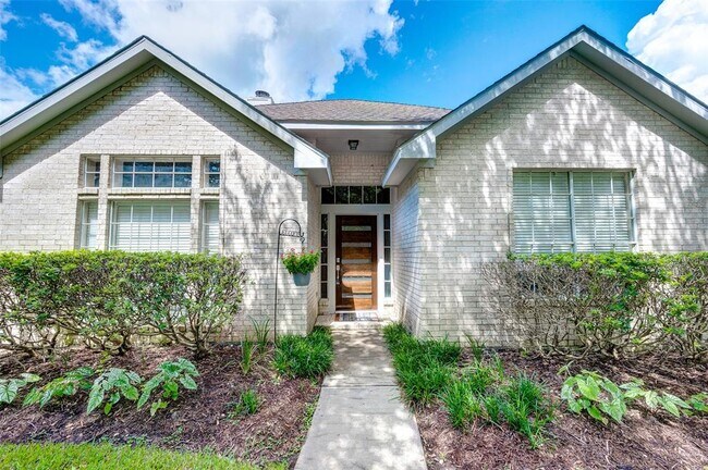 1902 Emerald Green Dr in Houston, TX - Building Photo - Building Photo