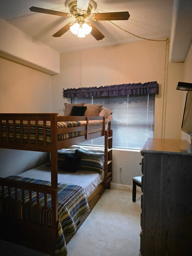 303 Sugar Top Dr in Sugar Mountain, NC - Building Photo - Building Photo