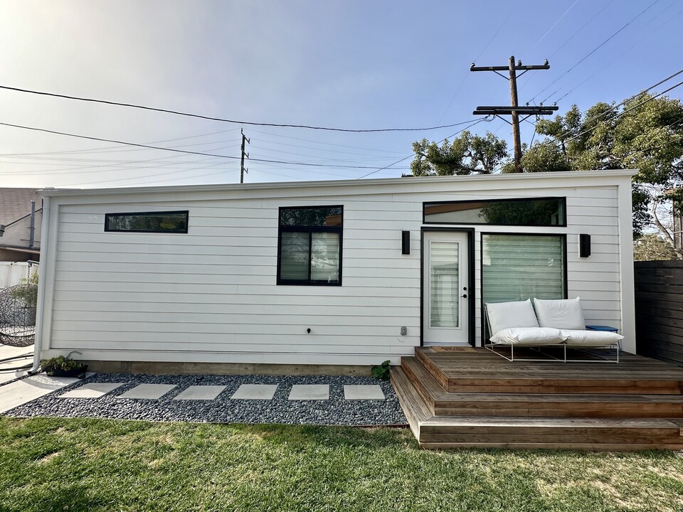 10773 Tabor St in Los Angeles, CA - Building Photo