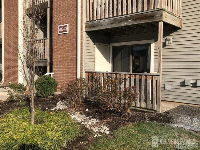 4811 Ravens Crest Dr in Plainsboro, NJ - Building Photo - Building Photo